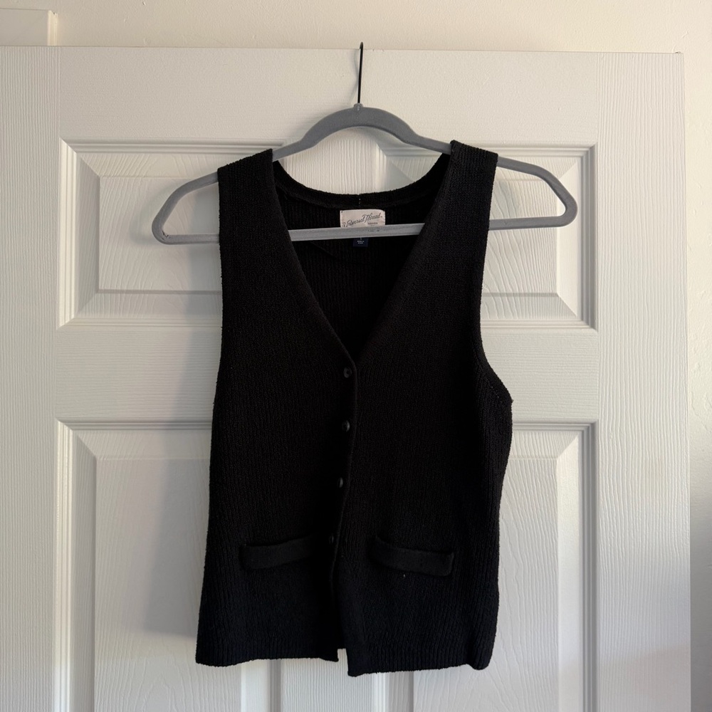 Universal Thread Black Textured Button-Front Tank Vest